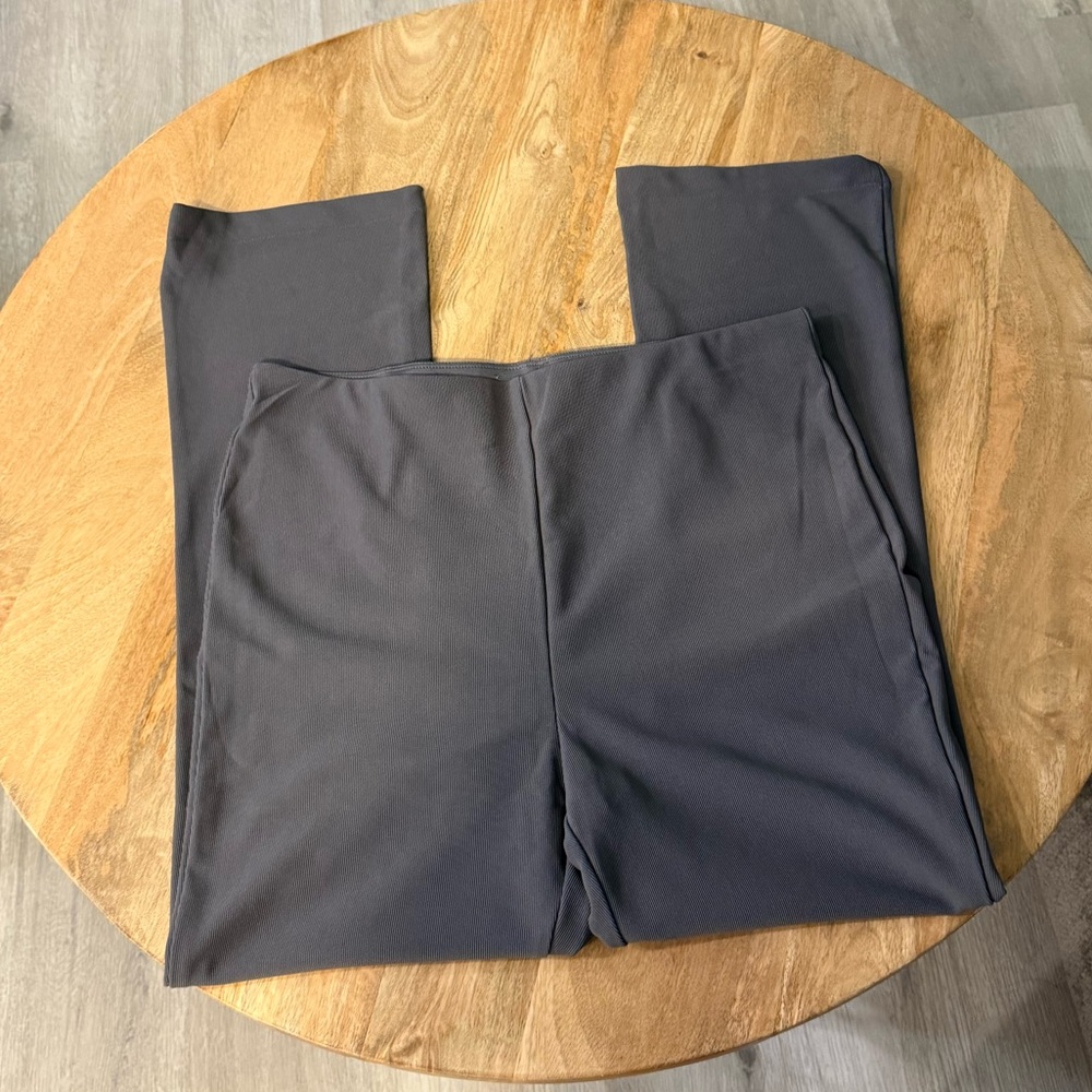 Women’s Gray Ribbed Pants